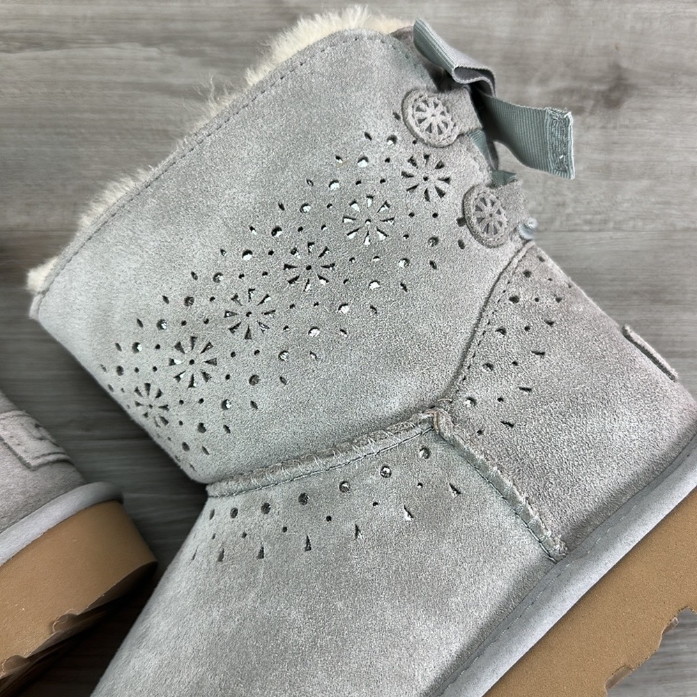 🍁 UGG 🍁 Women's Da Sunshine Perf
Drizzle Suede Boots - Picture 10 of 16